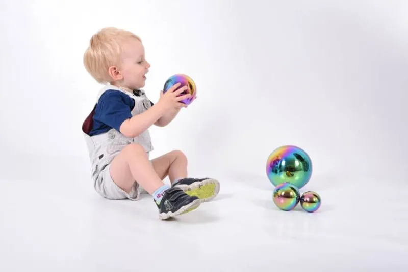TickiT 4 Bolas Reflectantes Multicolores - ^ Juguetes Para El Aprendizaje Temprano Y La Motricidad