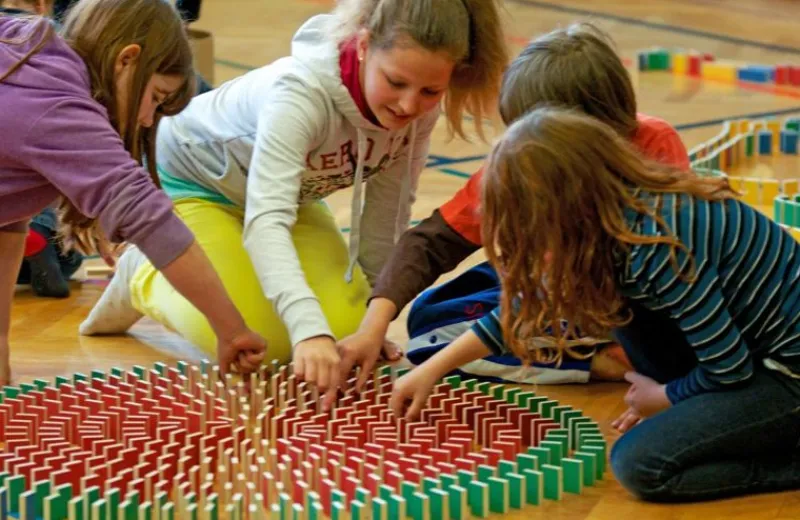 Pestas Baril De 500 Dominos - ^ Otros Juegos De Construcción