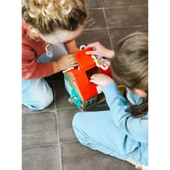 Lilliputiens Centro De Aprendizaje Con Varios Recintos - ^ Juguetes Para El Aprendizaje Temprano Y La Motricidad