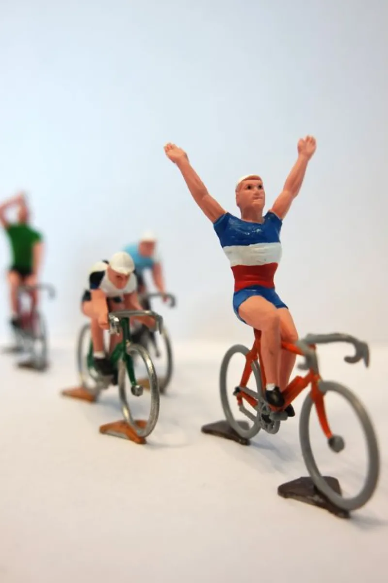 Fonderie Roger Figurita Ciclista D Ganador Maillot Amarillo - ^ Ciclistas En Miniatura