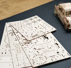 Ugears Ford Anglia Volador Modelo Mecanico - ^ Descubrimiento De La Ciencia