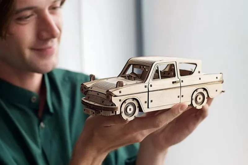 Ugears Ford Anglia Volador Modelo Mecanico - ^ Descubrimiento De La Ciencia