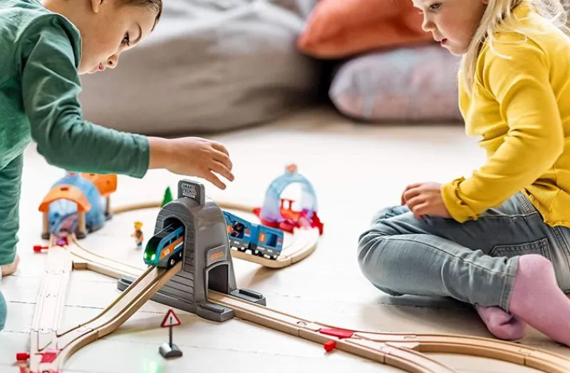 Brio Gare Smart Tech Sound - ^ Estaciones De Ferrocarril, Puentes Y Edificios De La Brio