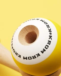 KROM Kendama Pop Amarillo - ^ Diabolos Y Malabares