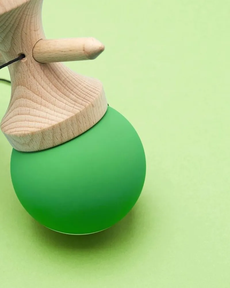 KROM Kendama Pop Verde Oscuro - ^ Diabolos Y Malabares