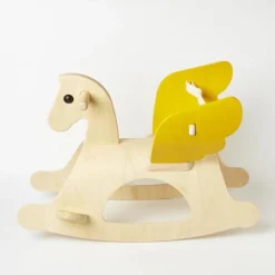 Plan Toys Pegaso Mecedora - ^ Escalas
