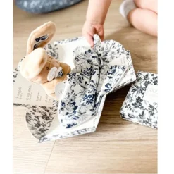 Doudou et Compagnie Peluche De Conejo Con Panuelo Azul - ^ Doudous