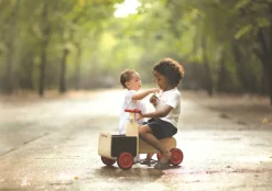 Plan Toys Scooter - ^ Transportistas