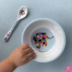 Petit Jour Tazon De Succion Elmer Con Cuchara - ^ Una Mesa